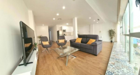 Moderno y lujoso apartamento CASTELAR